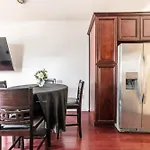 Beautiful Home With Jazucci Tub